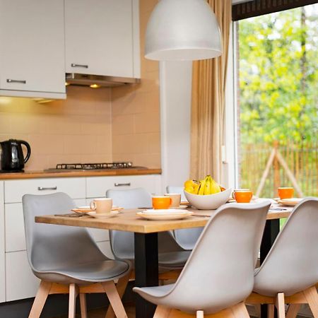 Comfort 6-Person Dog Bungalow In The Holiday Park Landal Heideheuvel Beekbergen Esterno foto