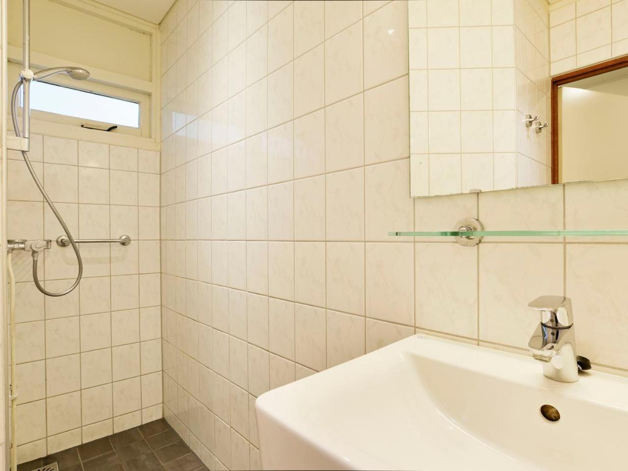 Comfort 6-Person Dog Bungalow In The Holiday Park Landal Heideheuvel Beekbergen Esterno foto