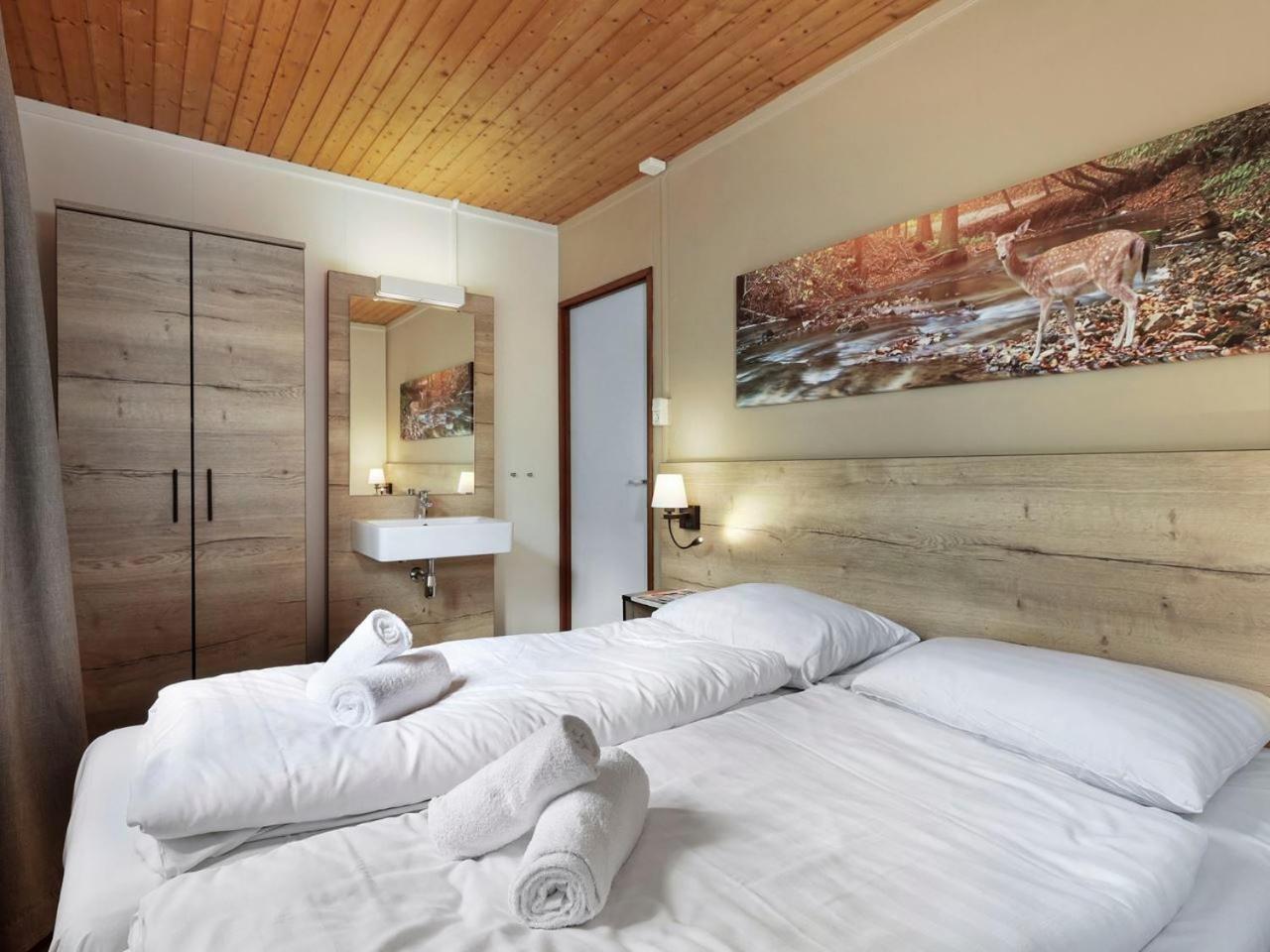 Comfort 6-Person Dog Bungalow In The Holiday Park Landal Heideheuvel Beekbergen Camera foto
