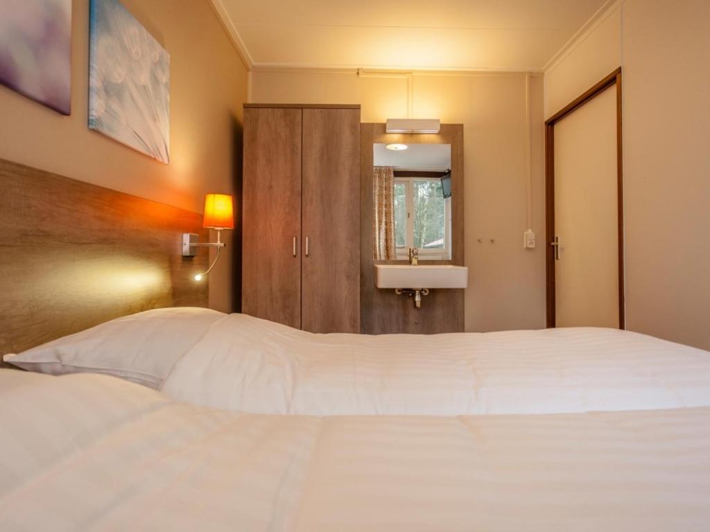 Comfort 6-Person Dog Bungalow In The Holiday Park Landal Heideheuvel Beekbergen Camera foto
